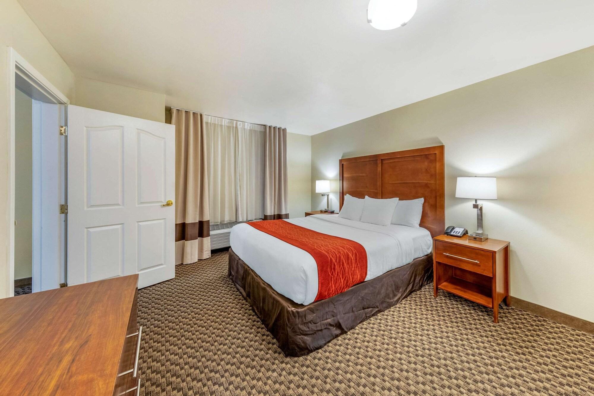 Comfort Inn & Suites Lancaster Antelope Valley Bagian luar foto