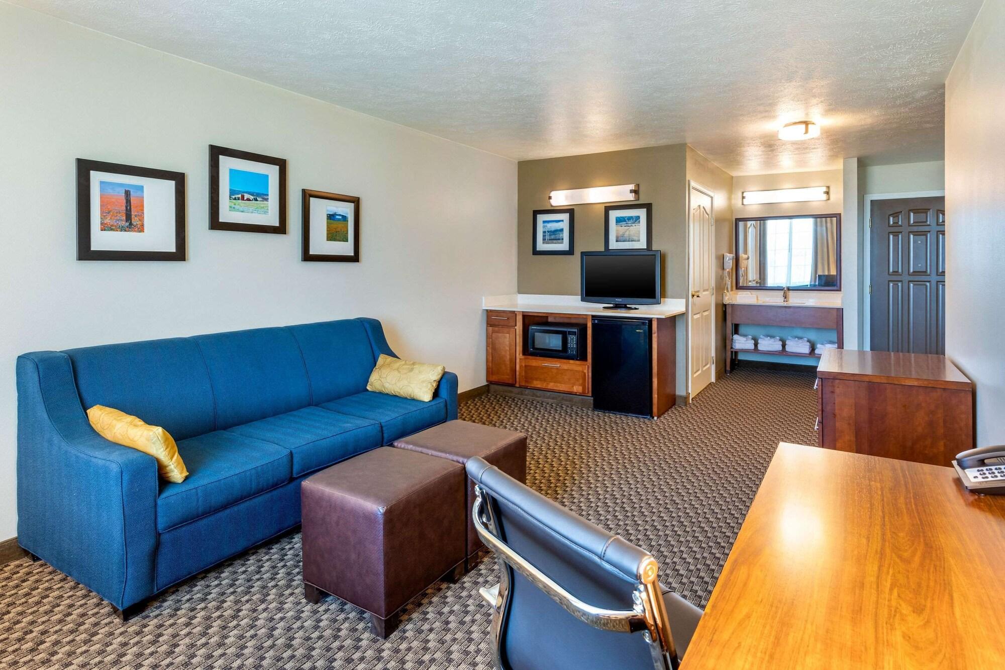 Comfort Inn & Suites Lancaster Antelope Valley Bagian luar foto