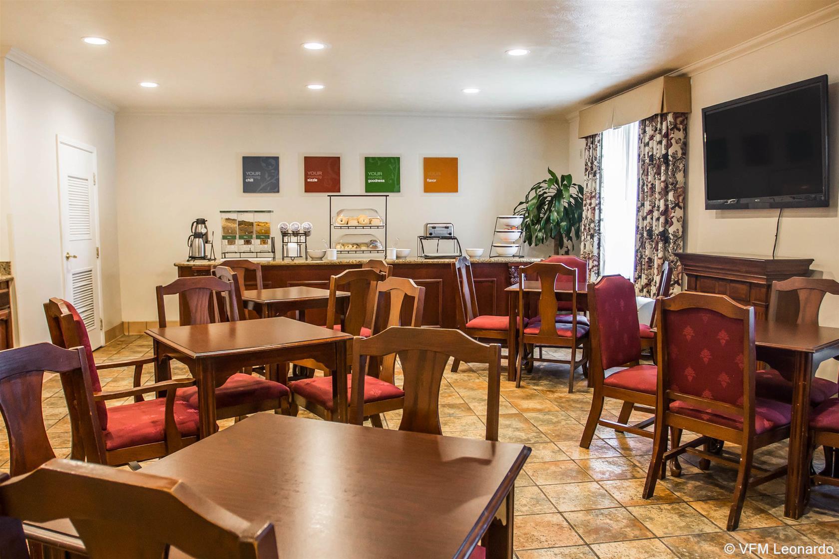 Comfort Inn & Suites Lancaster Antelope Valley Bagian luar foto