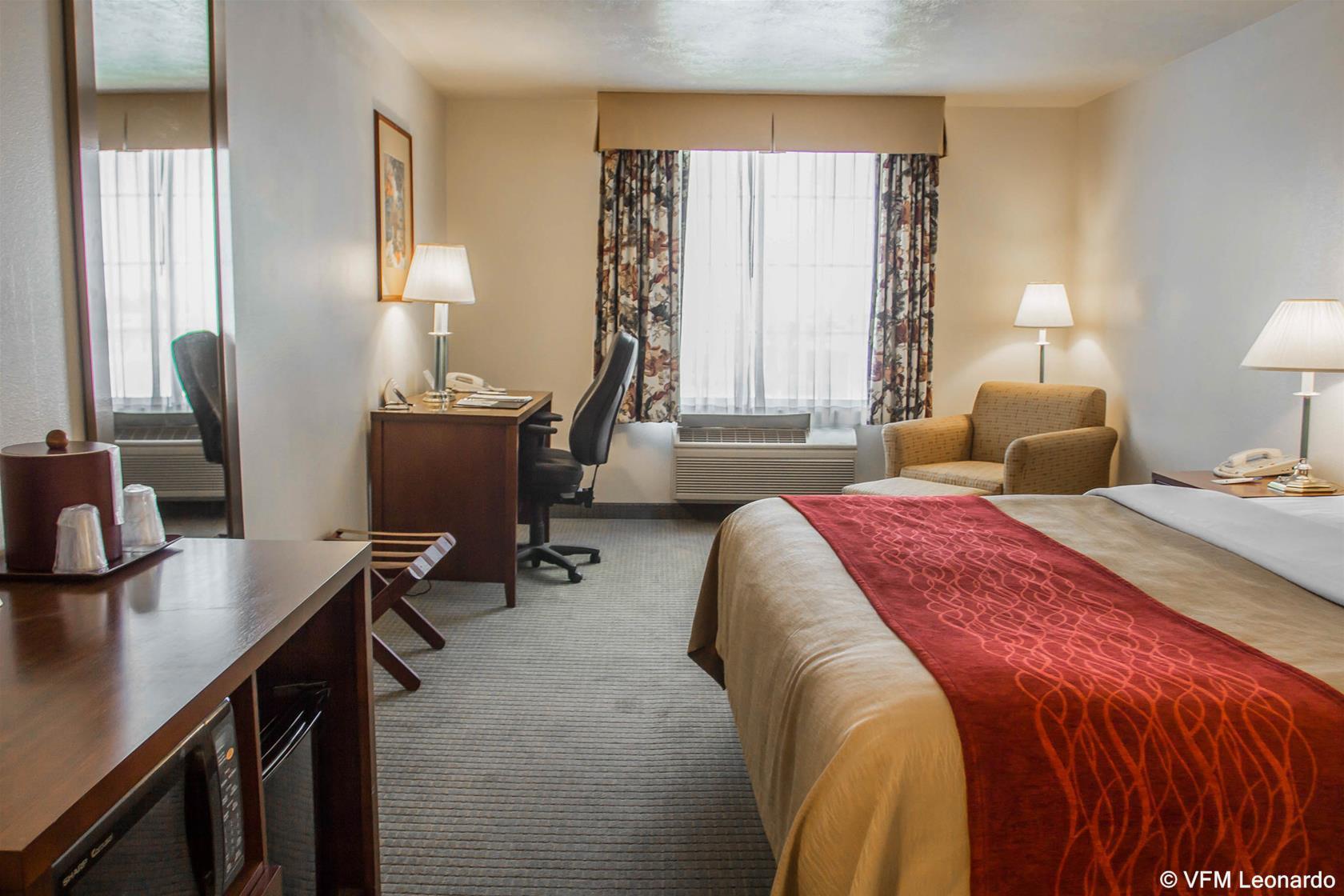 Comfort Inn & Suites Lancaster Antelope Valley Bagian luar foto