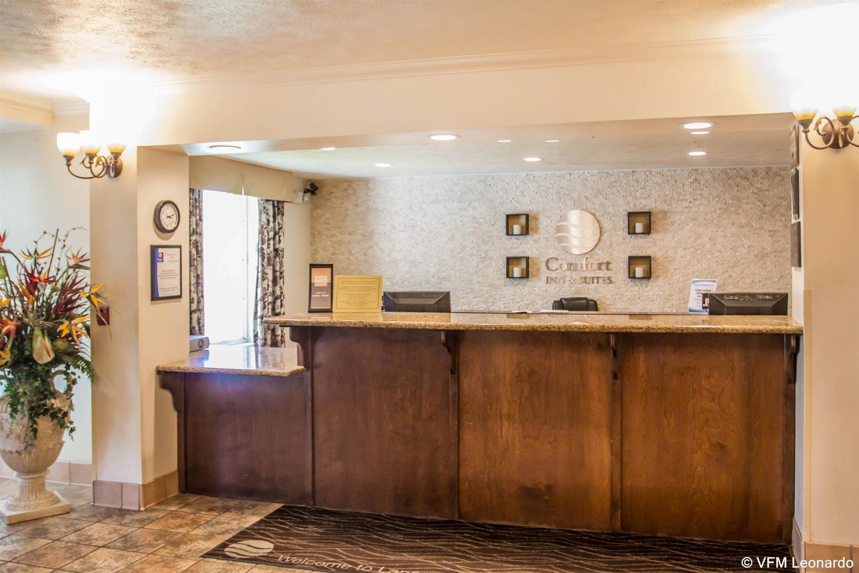 Comfort Inn & Suites Lancaster Antelope Valley Bagian luar foto