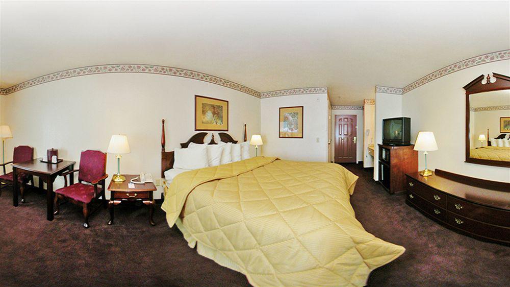 Comfort Inn & Suites Lancaster Antelope Valley Bagian luar foto